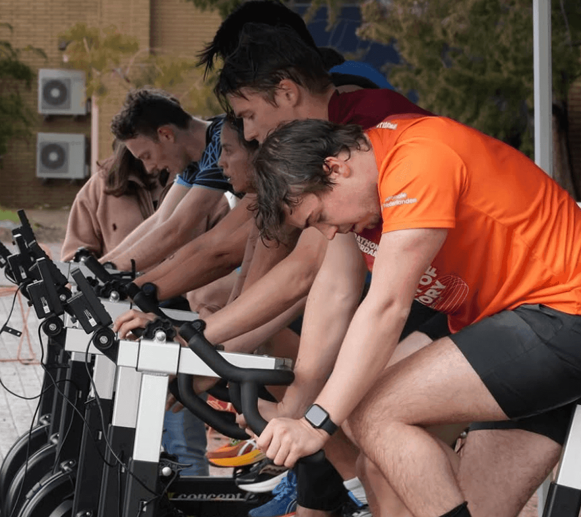 Group photo of triathlon participants